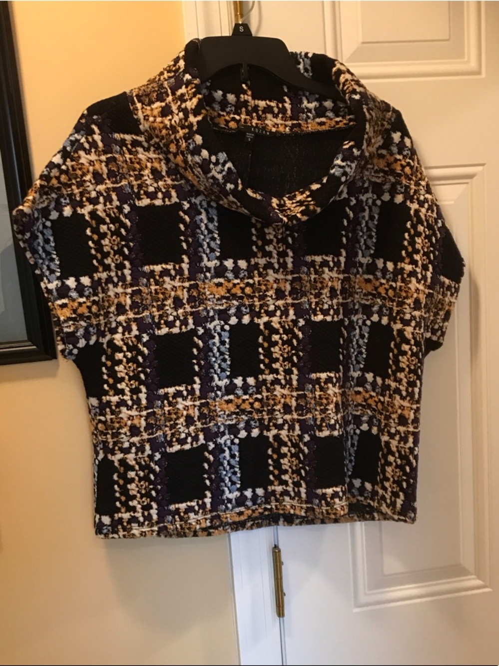 Short-Sleeve Plaid Cowl Neck Sweater in Black and Gold